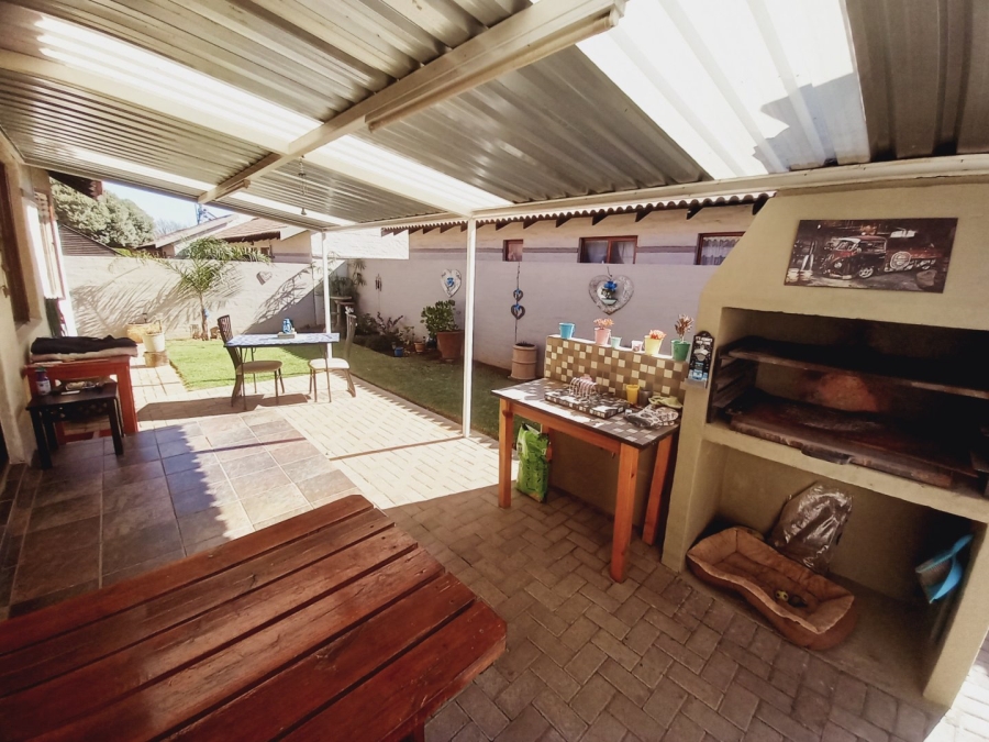 2 Bedroom Property for Sale in Vaalpark Free State